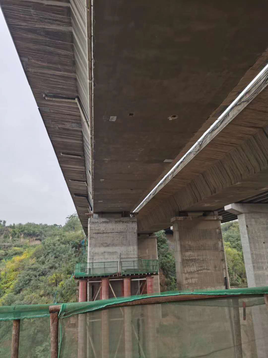 重庆桥梁加固前制定可行设计方案图并用对施工方法